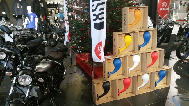 Cadeau motard pour Noël : le support de casque chez Yam34 Montpellier
